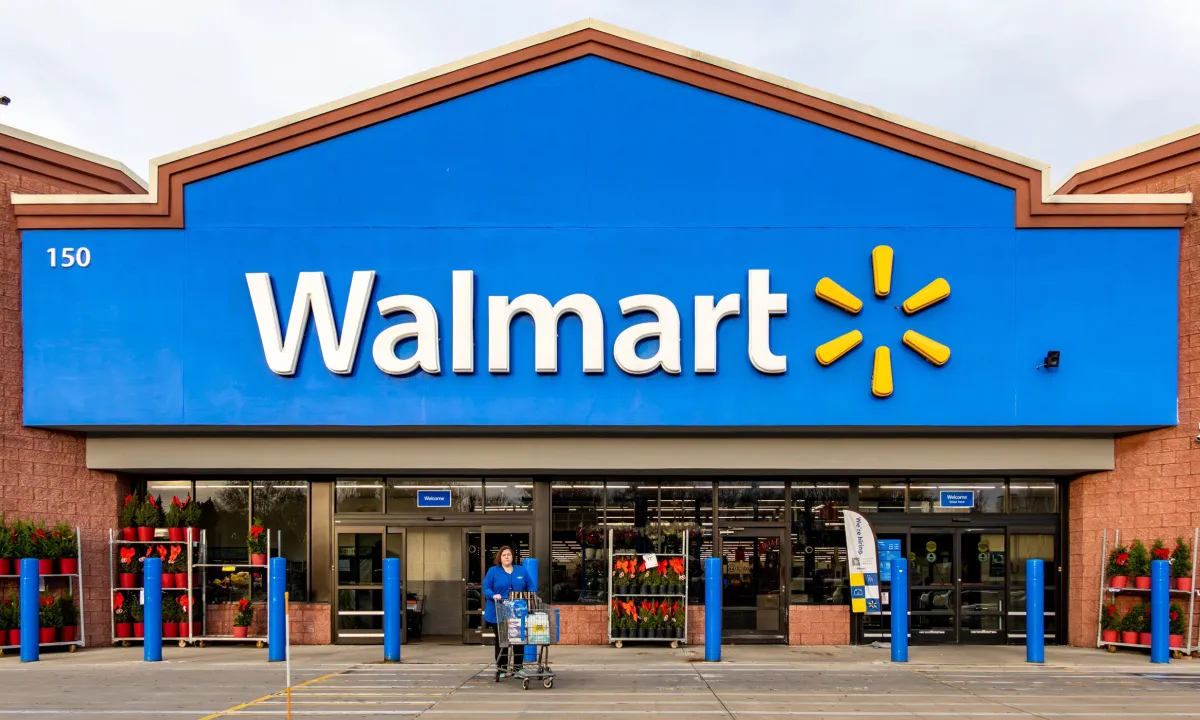 Millions of Customers are Denied to Pay Through Apple Pay at Walmart, Smartphone Shopping Explained for the Retail Giant
