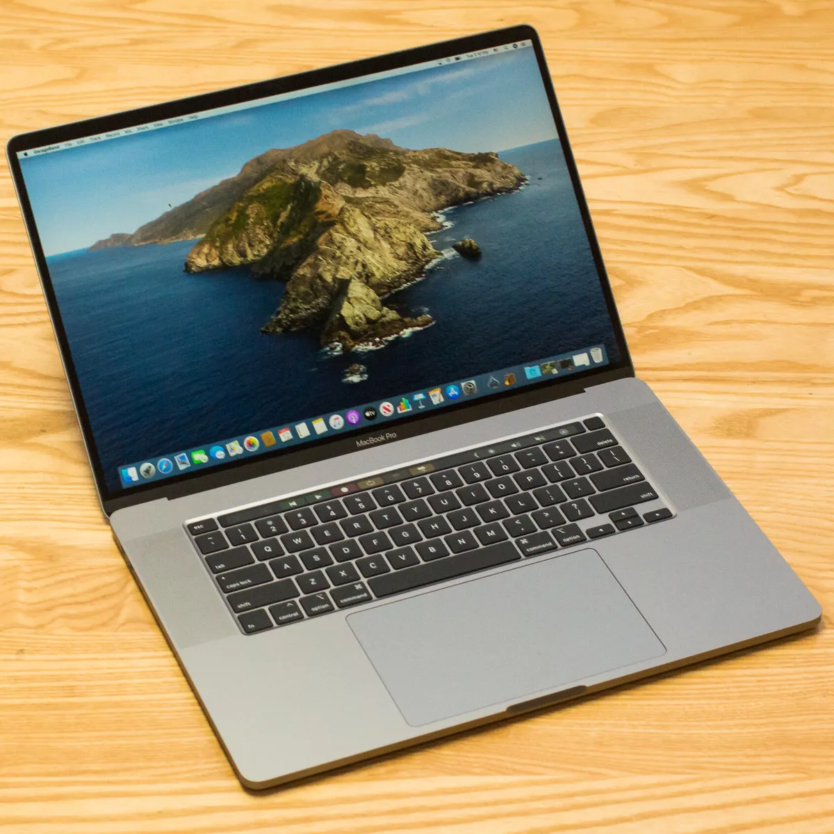 Apple Planning for a Makeover of MacBook Pro 2025? Sleek Design, Budget