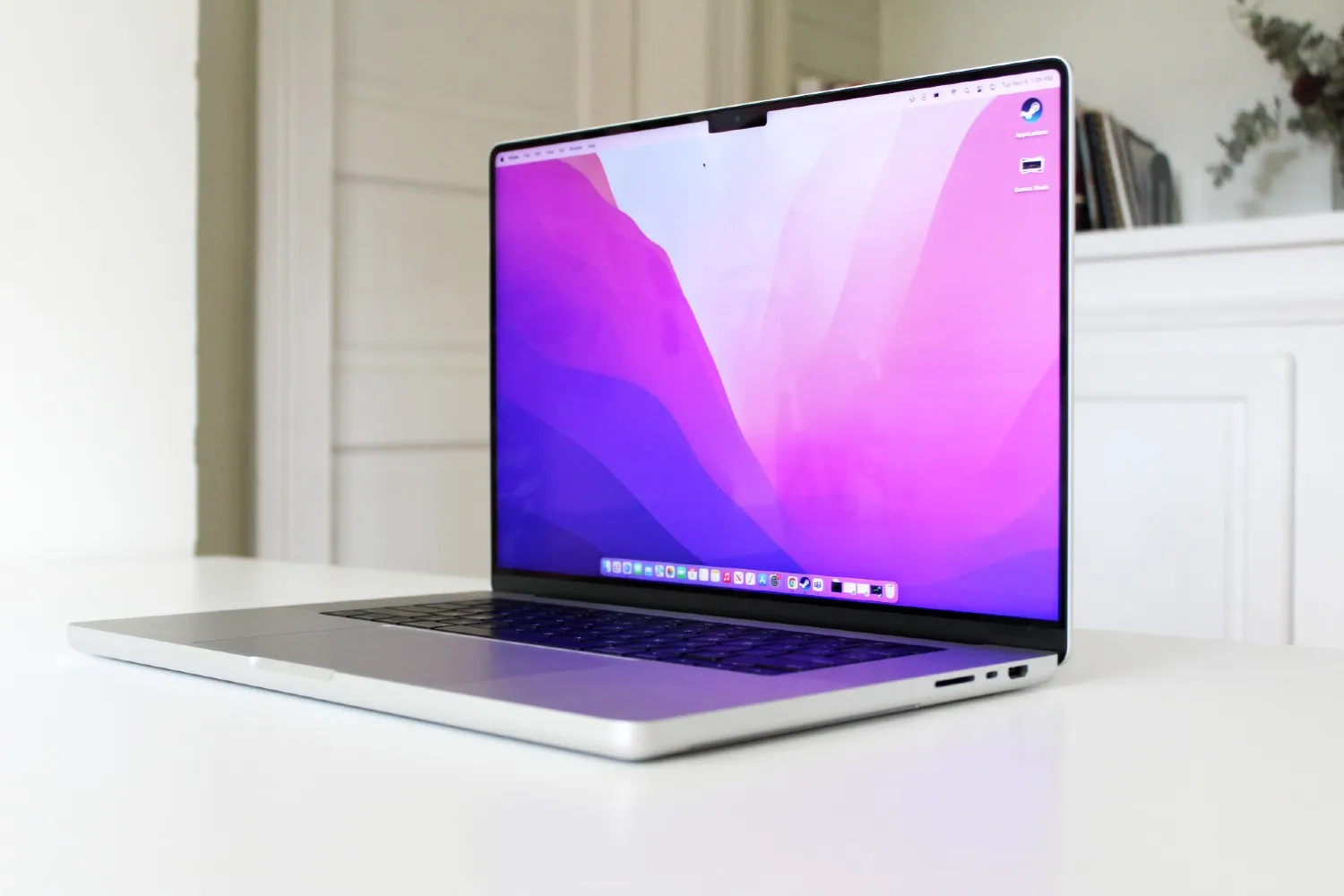 Apple Planning for a Makeover of MacBook Pro 2025? Sleek Design, Budget