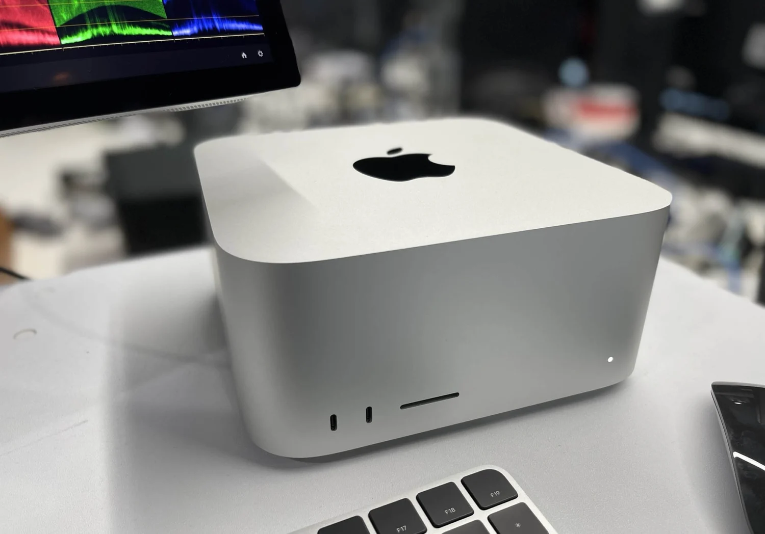 Exciting Peek into 2024 Apple Set to Unveil M3 Ultra Mac Studio, Revolutionizing Computing-