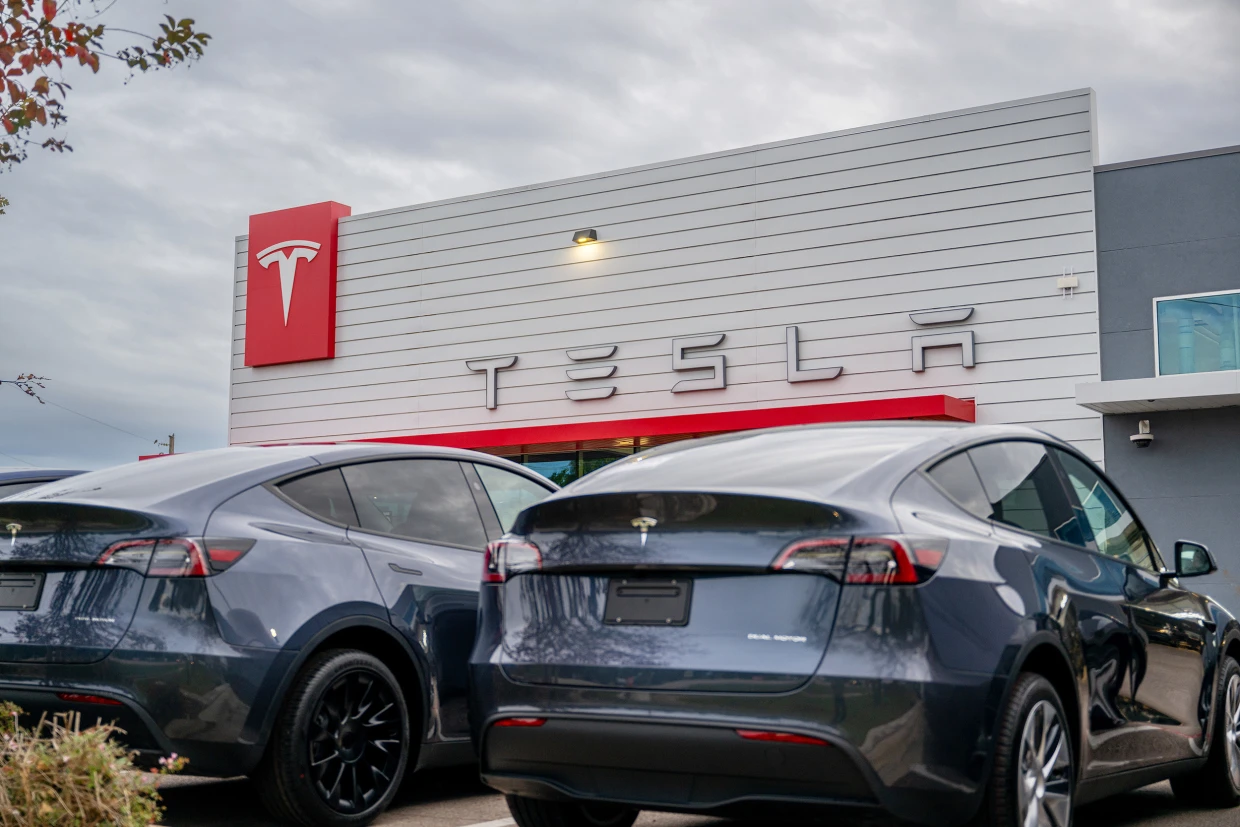 Tesla Announces Recall Of Models S, X, and Y, As Thousands Experience