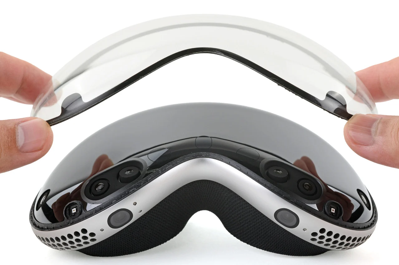 Apple's Latest Headset Shocker: Design Flaw Unveiled!