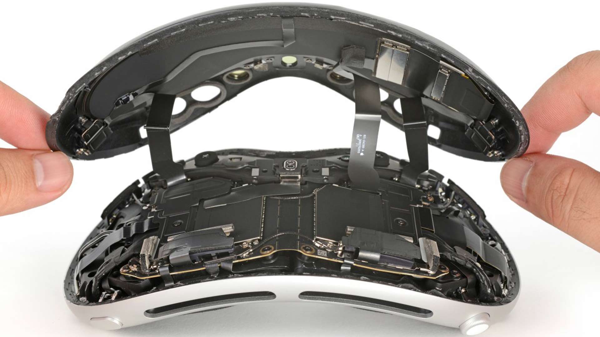 Apple Vision Pro Headset Unrealistic Update, Design Flaw Unveiled!