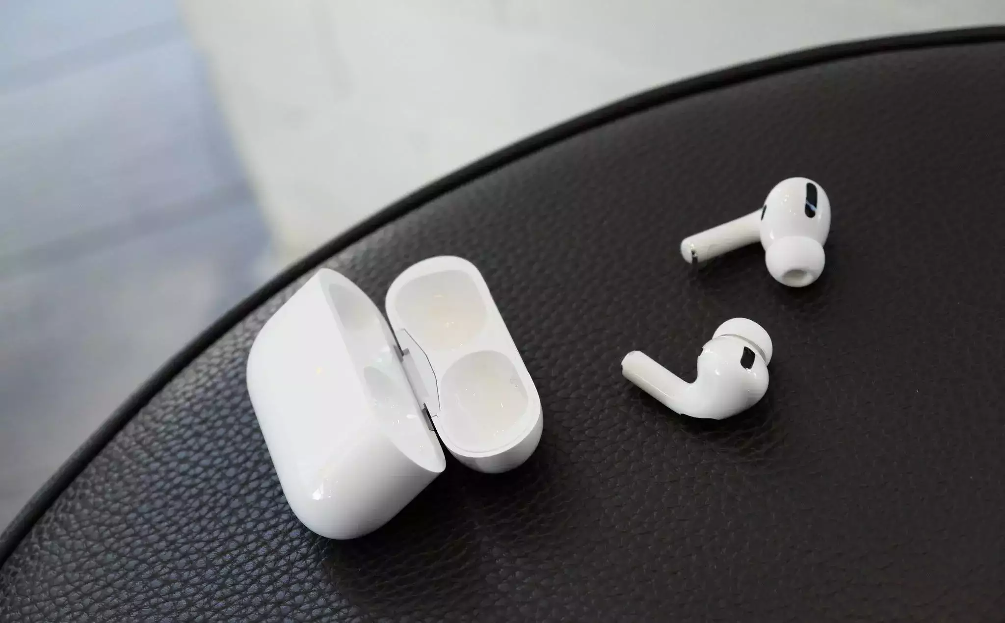 Apple Is Eyeing Smart Rings and AI-Enhanced AirPods Cameras for the Future