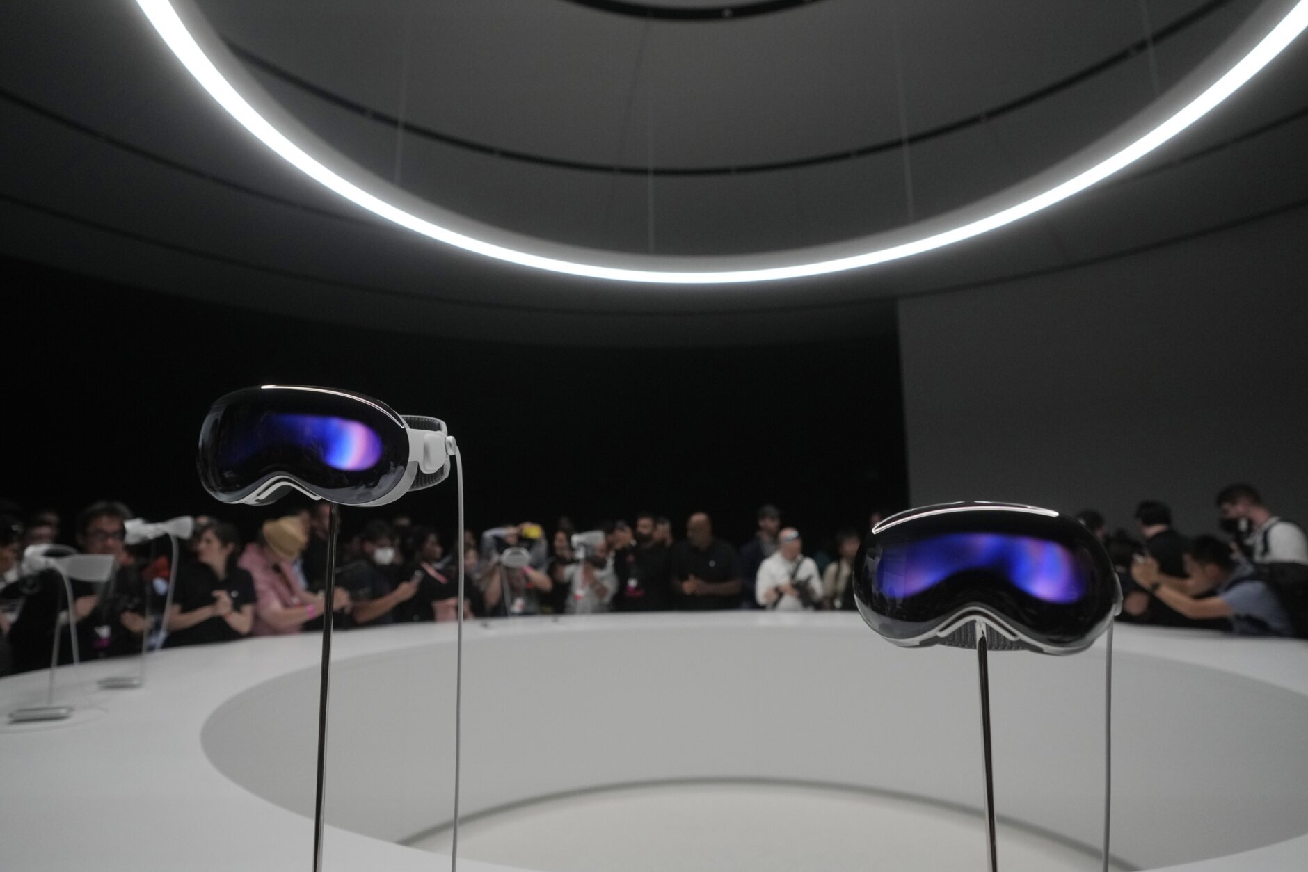 Discovering Apple's Hidden Gem: How a 2007 Patent Paved the Way for Today's Vision Pro VR Headset