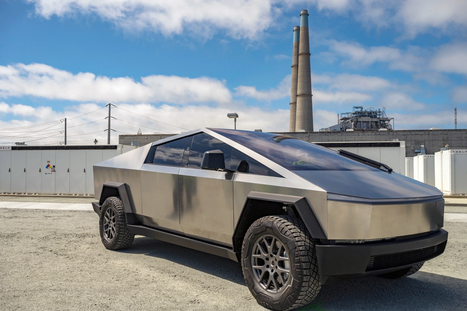 US Police Approach Elon Musk with Tesla Cybertruck Suggestion for a Possible Patrol Vehicle; Musk Responds
