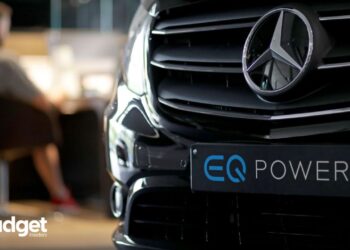 Mercedes-Benz's Shift in Gear: Embracing a Mixed Future of Electric and Gas Cars Beyond 2030