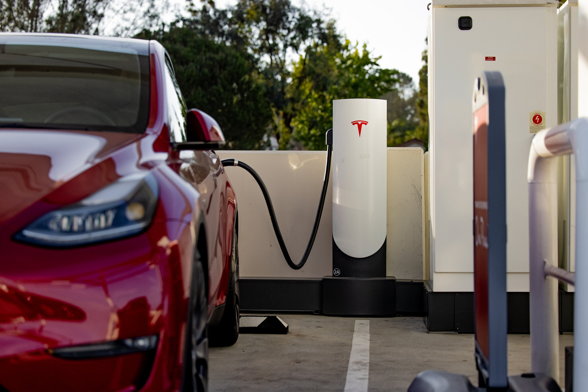 Ford CEO Confirms Free Tesla Charger Adapters for Millions! Major Boost