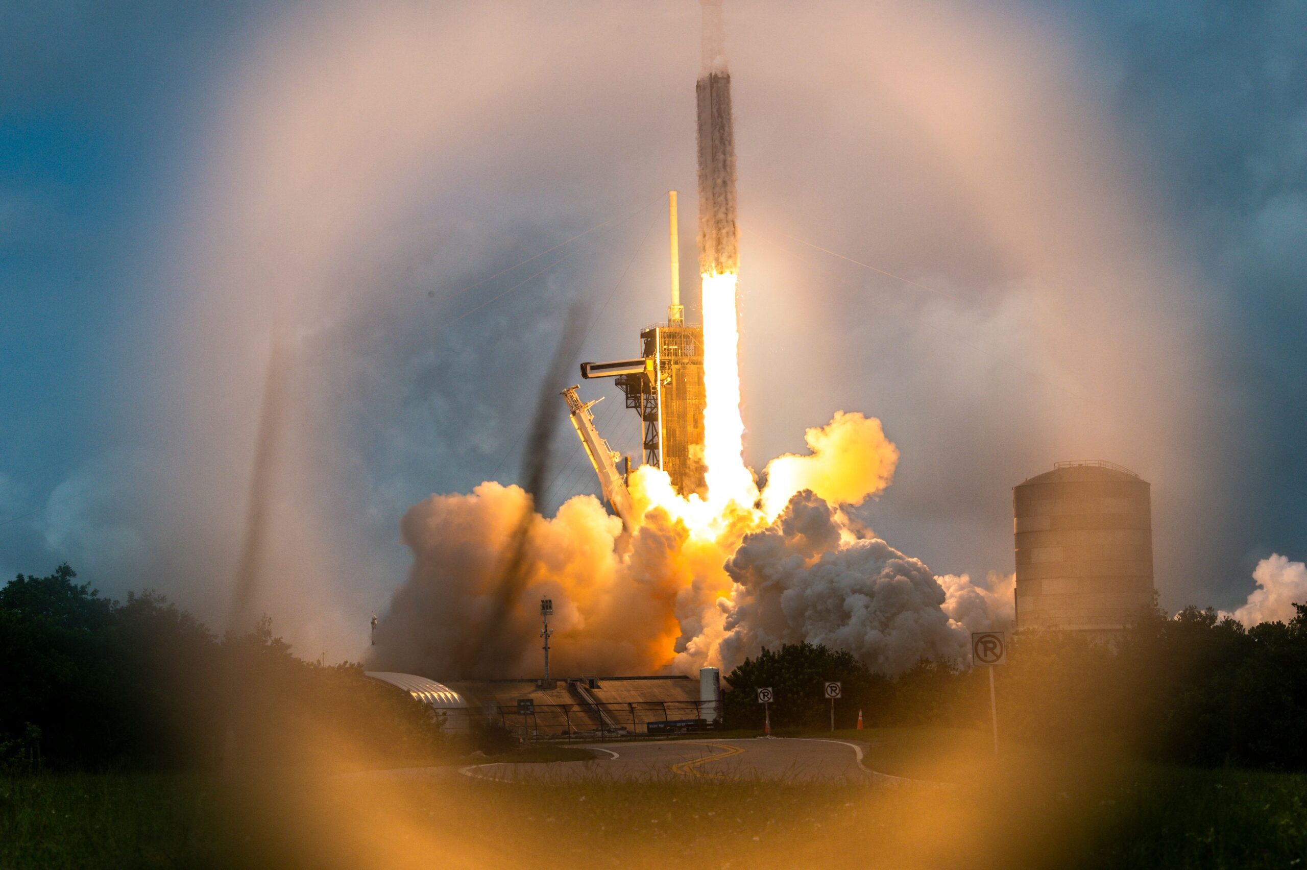 SpaceX's Bold Move: Seeking Top Sales Experts for Private Space Travel Adventure