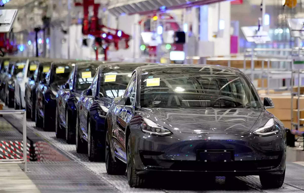 Tesla Made its Millions of Fans Unhappy as it Does Not Include Apple CarPlay and Android Auto
