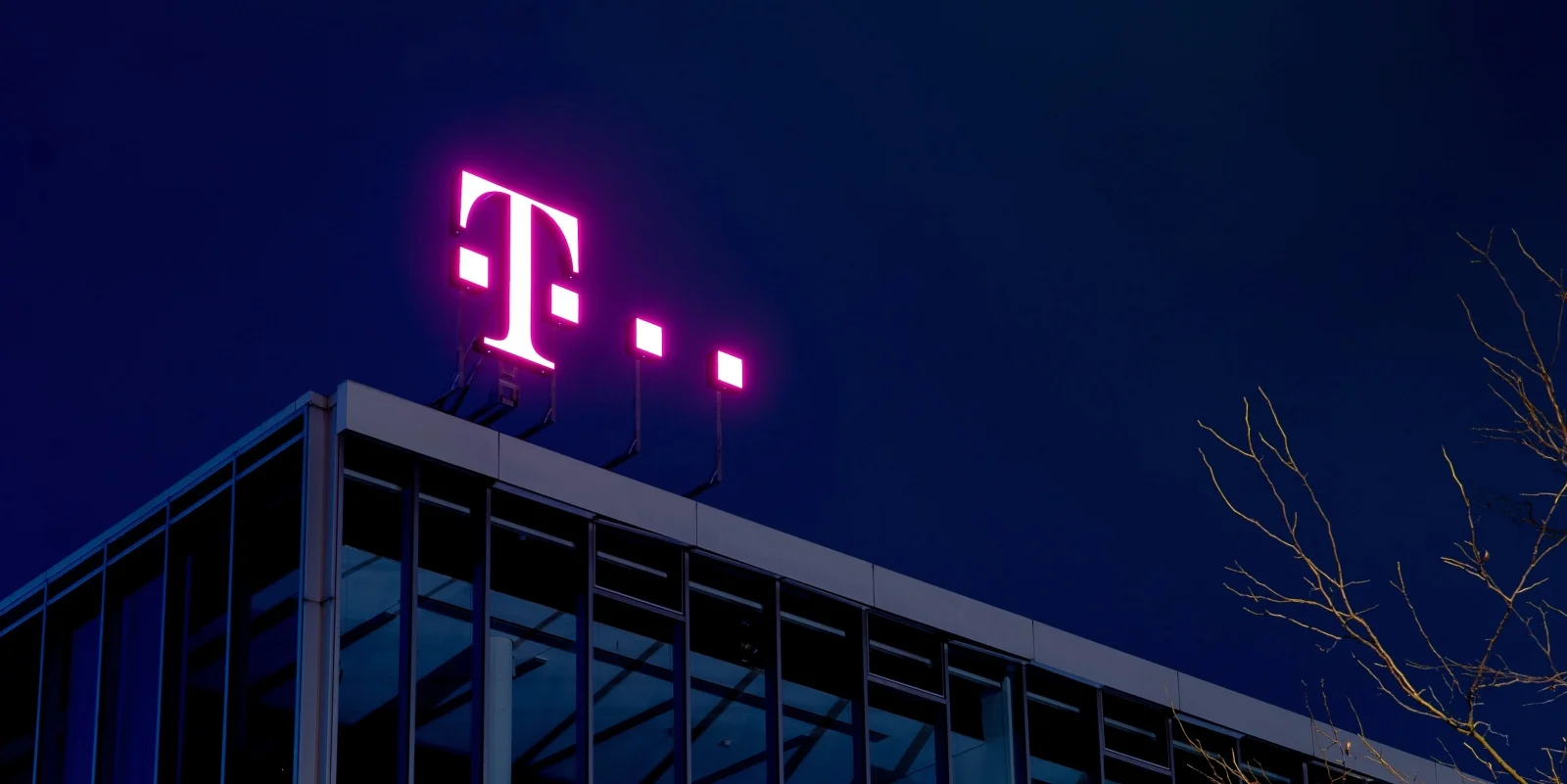 Dramatic Escape; T-Mobile Subscriber Outsmarts SIM Swap Fraud