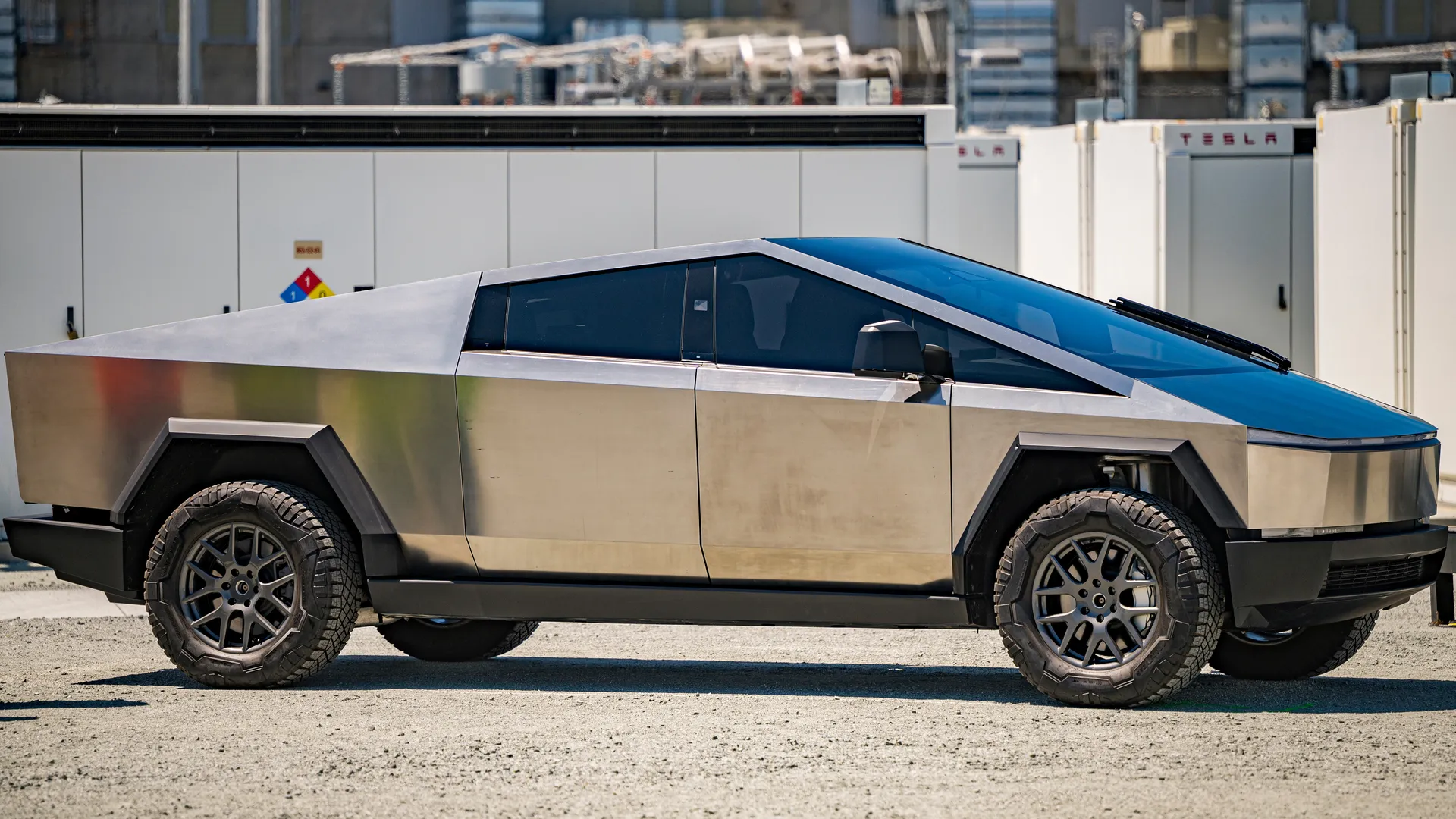 The Tesla Cybertruck's Stainless Steel Body Faces Rust Challenge