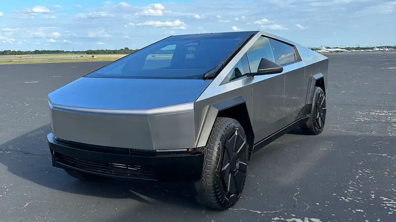 Tesla Cybertruck's Stainless Steel Body Faces Rust Problem - Gadget ...