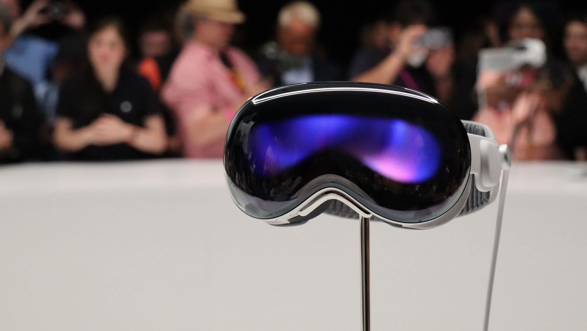 Unveiled: 5 Unexpected Shortcomings of Apple's Latest Vision Pro Headset