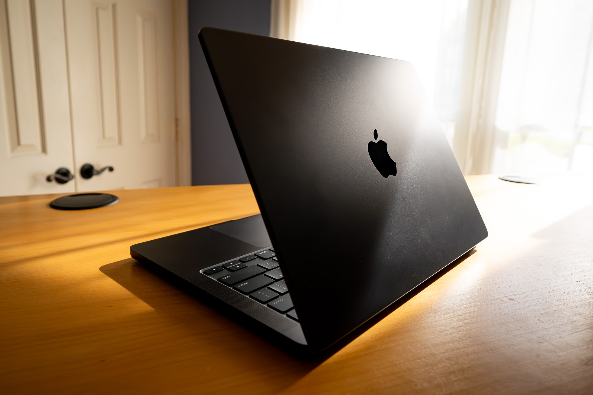 Big Update for Apple Fans: New MacBook Pro M3 to Rock Dual Screens Soon!