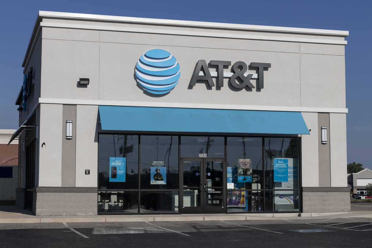 What Caused AT&T Outage? FCC Steps in Amidst Subscriber Turmoil