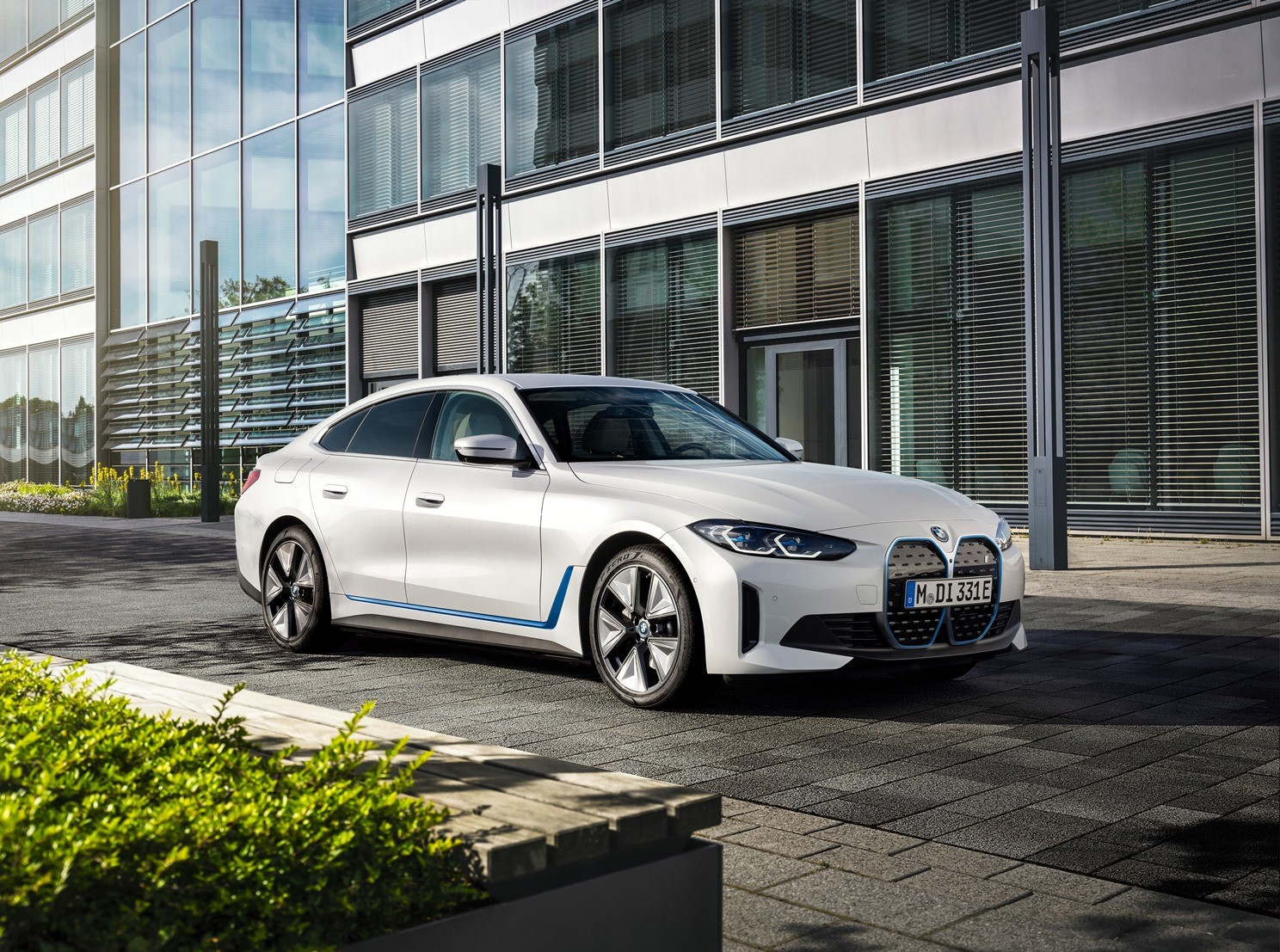 BMW Acts Fast on Electric Car Recall Over Battery Module Safety Concerns