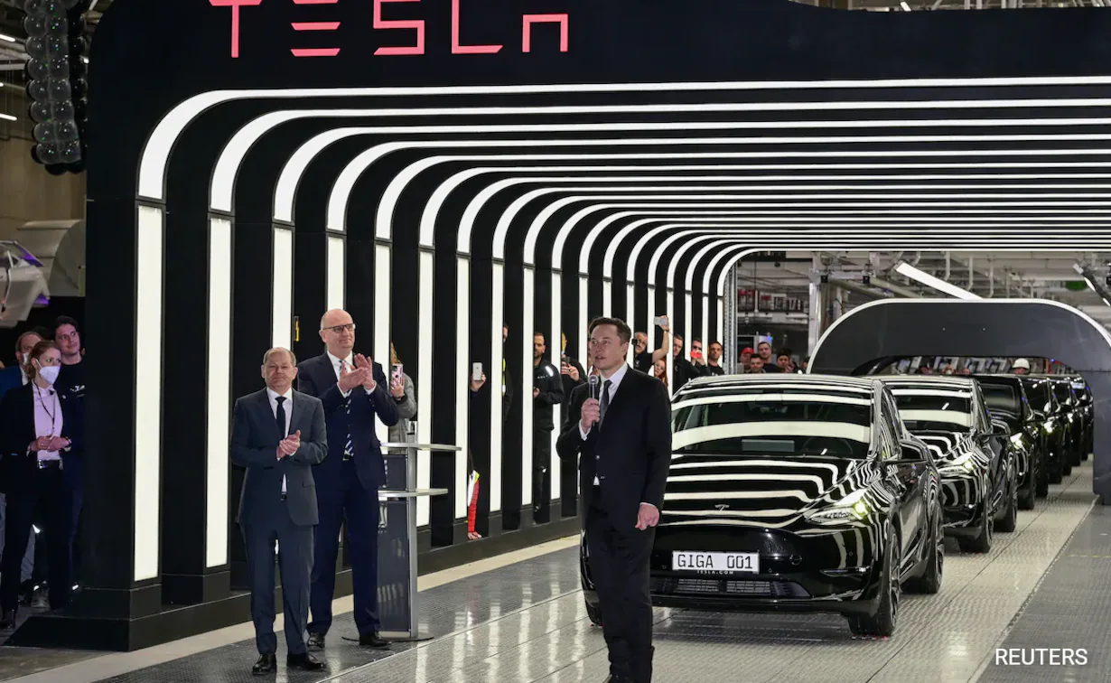 Elon Musk Faces Legal Challenge Over Tesla Pay: Lawyers Demand Billions in Historic Court Battle