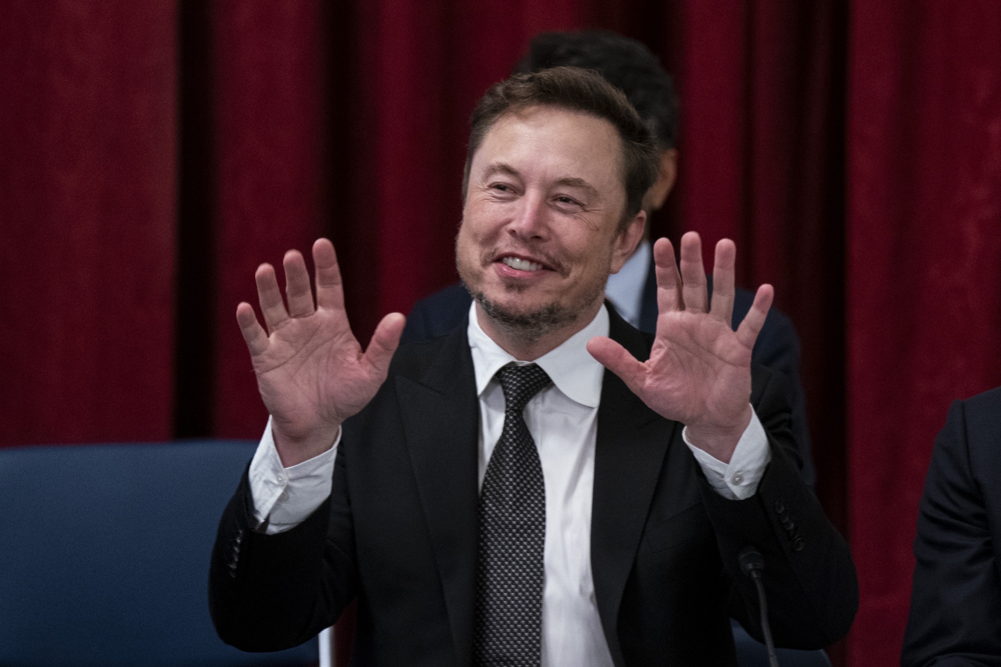 Elon Musk Explains How AI and Electric Cars Could Zap the Power Supplies by 2025 Gadget Insiders