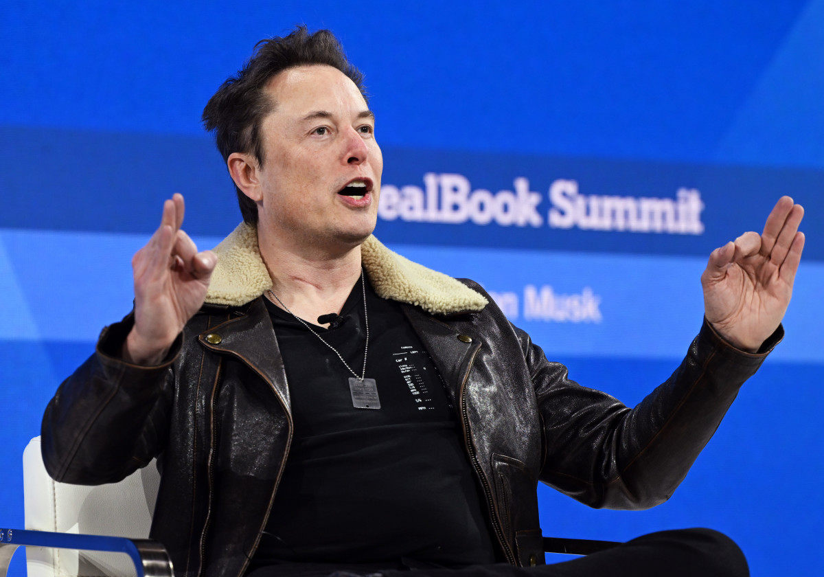 Elon Musk's Big Bet Powers Tesla Shares Up: Inside the Tech Revolution Sparking Excitement