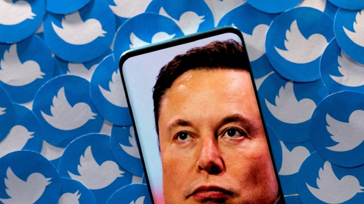 Elon Musk's X Faces a Big User Drop: What's Happening to Our Favorite Social Spots?