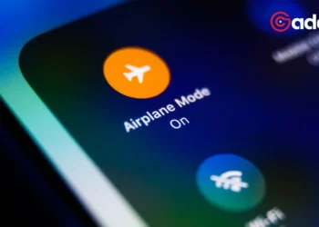 Ever Wondered Why Phones Must Go on Airplane Mode The Surprising Science Behind Flying Unplugged