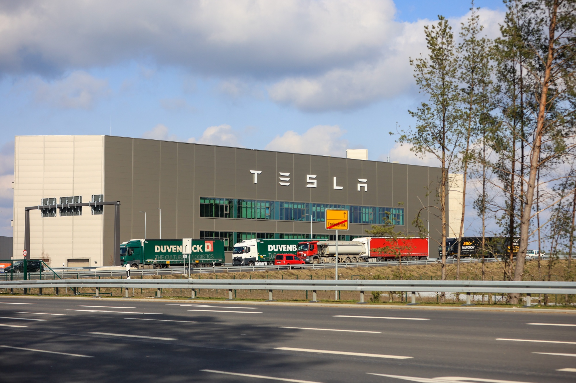 Fire Strikes Tesla's German Factory: How a Billion-Dollar Dream Was Paused by Flames