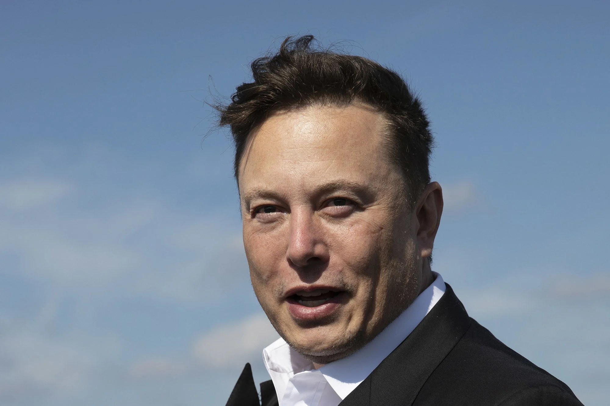 From Riches to Rivalry: How Elon Musk and Jeff Bezos' Fortune Faceoff Captivates the World