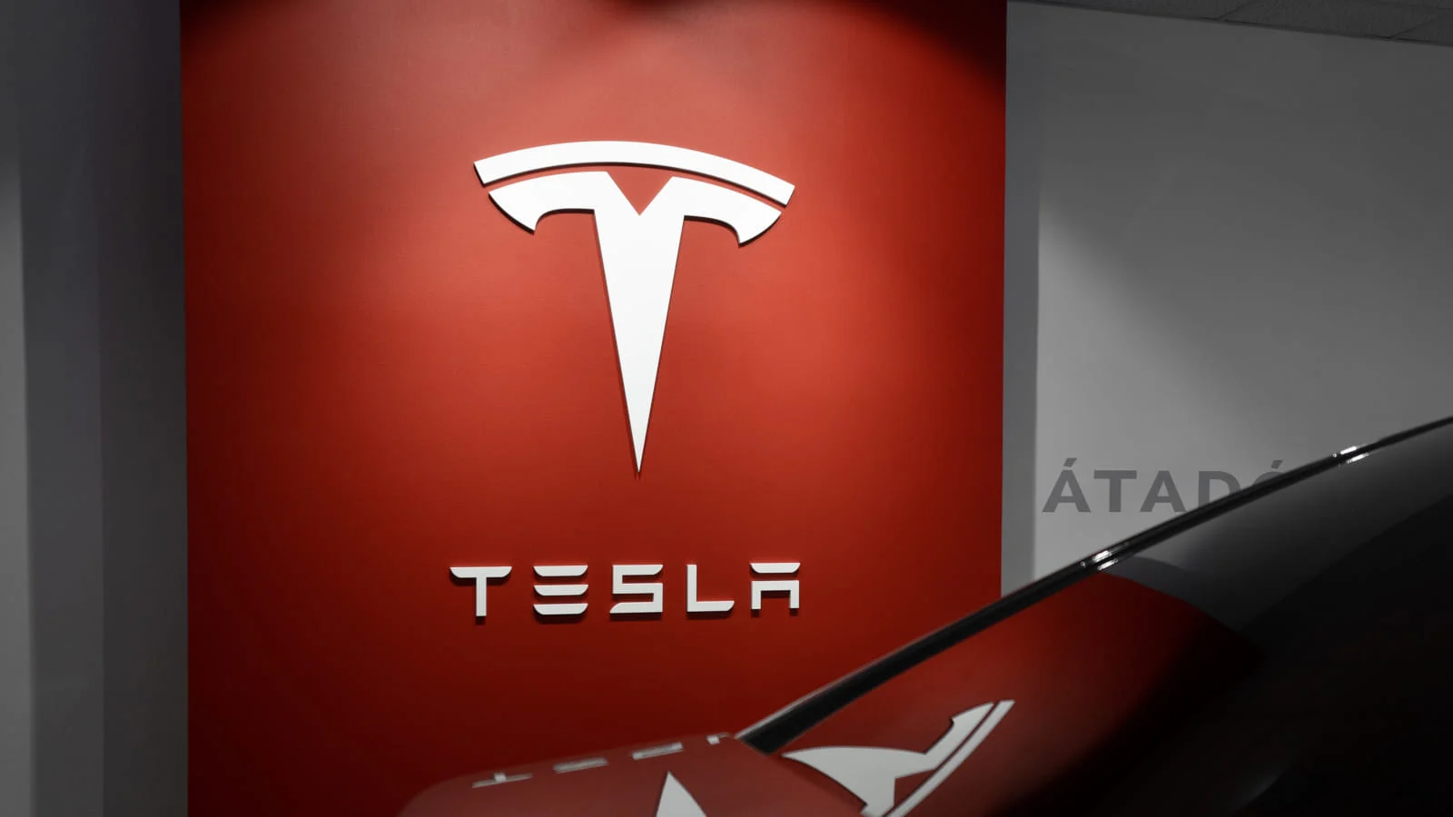 Shocking Twist Tesla Sales Hit a Wall, Analyst Warns of No Growth Ahead-