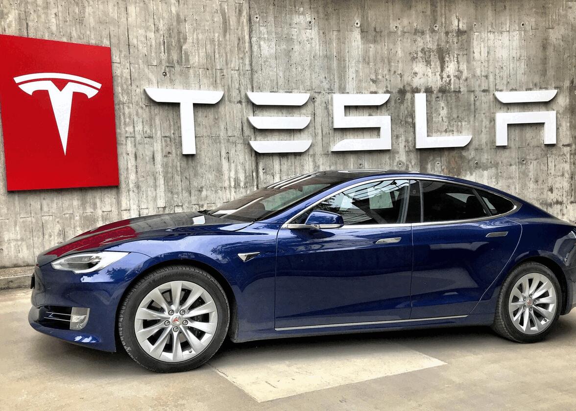Tesla Sales Hit a Wall, Analyst Warns of No Growth Ahead