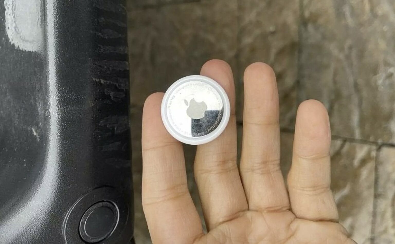 Tech Turns Troublesome: How Apple AirTags Are Fueling a Surge in Car Thefts Across Canada