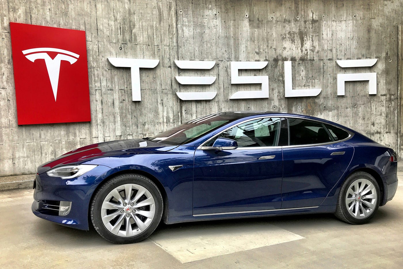 Tesla's Cool Move: Giving Hackers Cars and Cash for Making EVs Safer