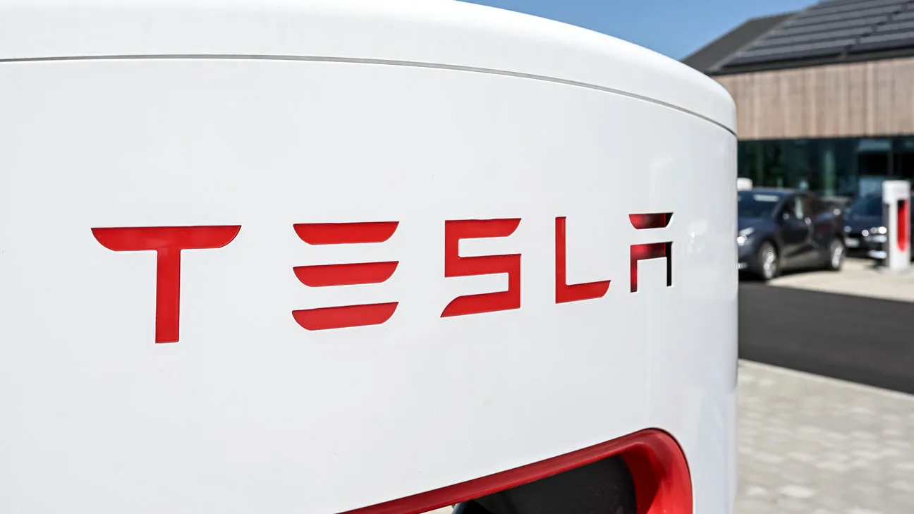 Tesla’s Legal Battle on the Go, Arbitration in Focus Amid EV Range Disputes