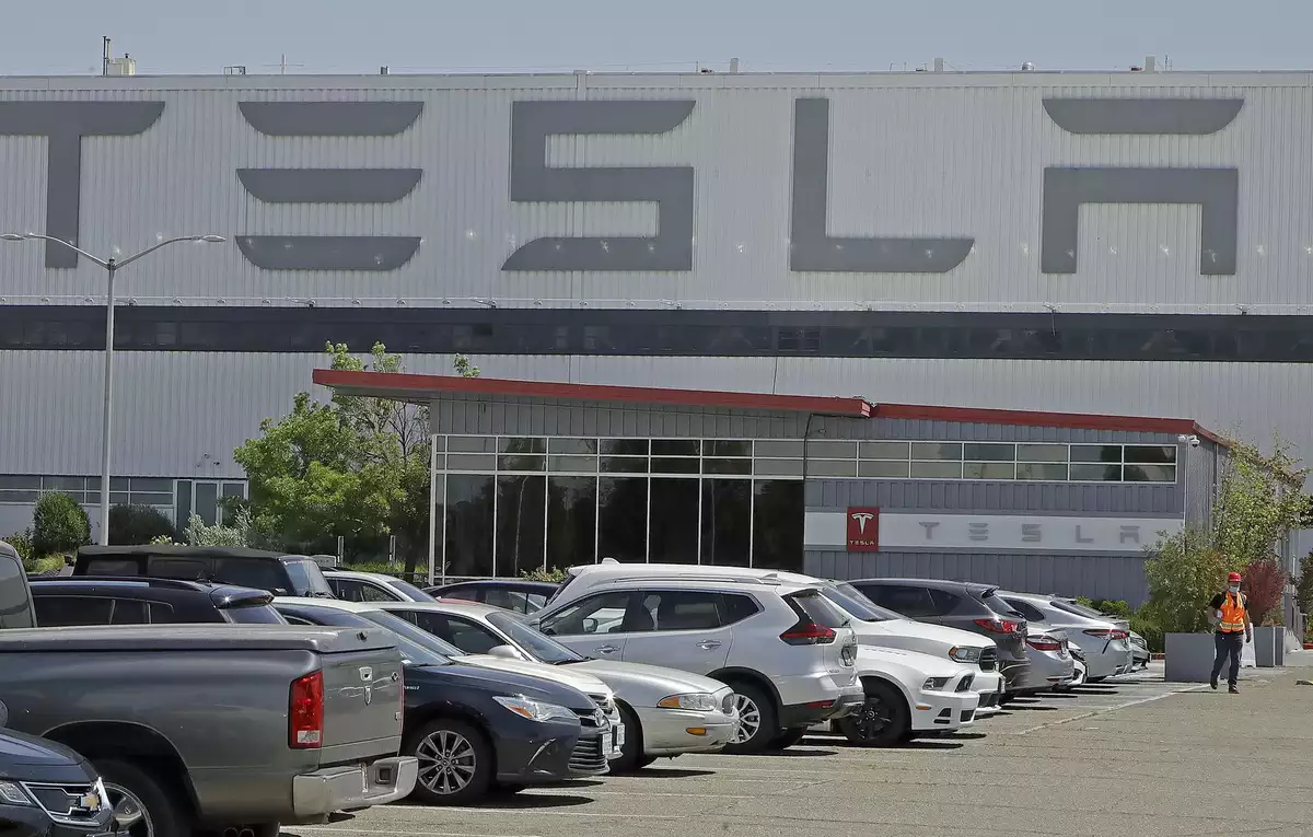 Tesla Faces Legal Challenge As Thousands of Workers Complain Against Racial Discrimination