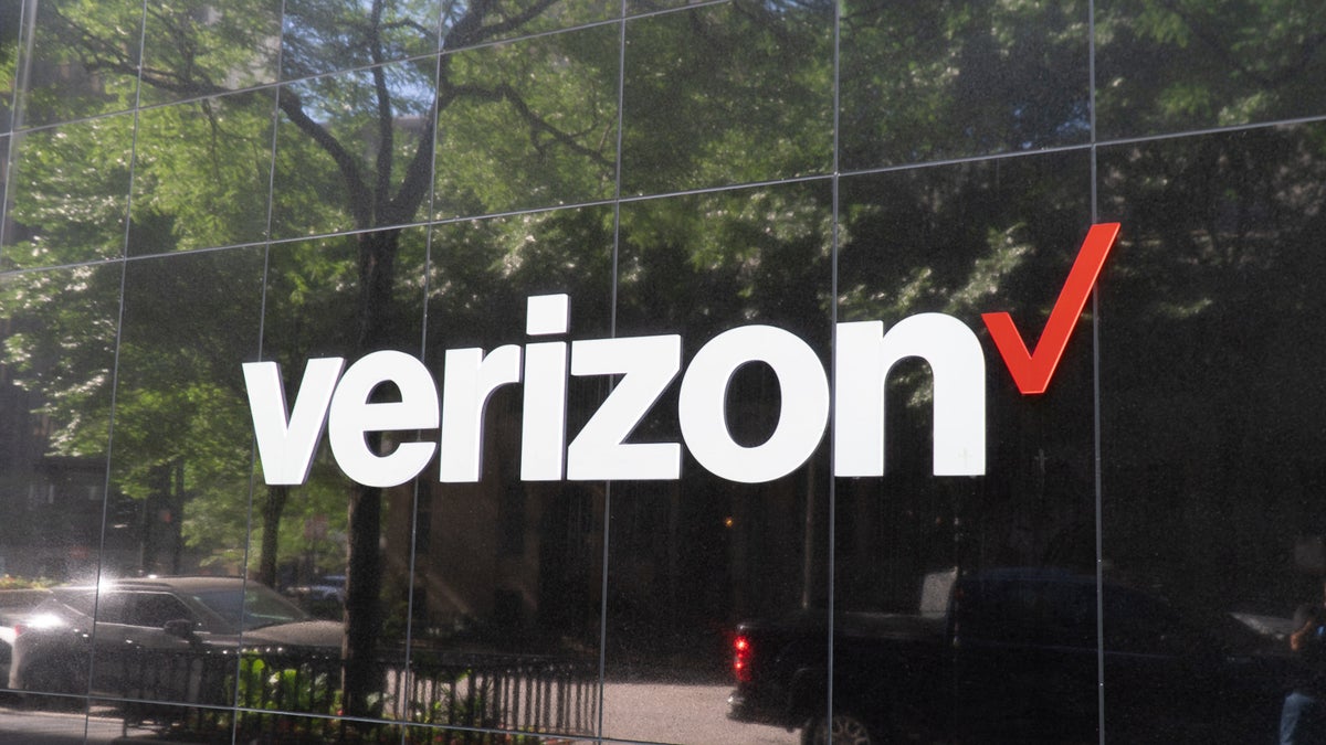 Verizon's Big March Surprise Get a Nintendo Switch or Chromebook for Free with Your New Internet Plan--