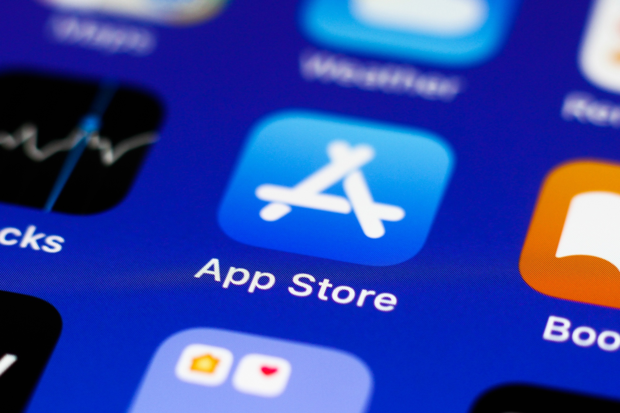Big Changes Ahead: Apple Lets EU Users Download Apps Directly, Shifting Away from the App Store Norm
