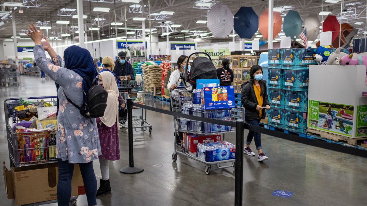 Big Moves in the Shopping World: Costco and Sam’s Club Gear Up for a Major Expansion Battle