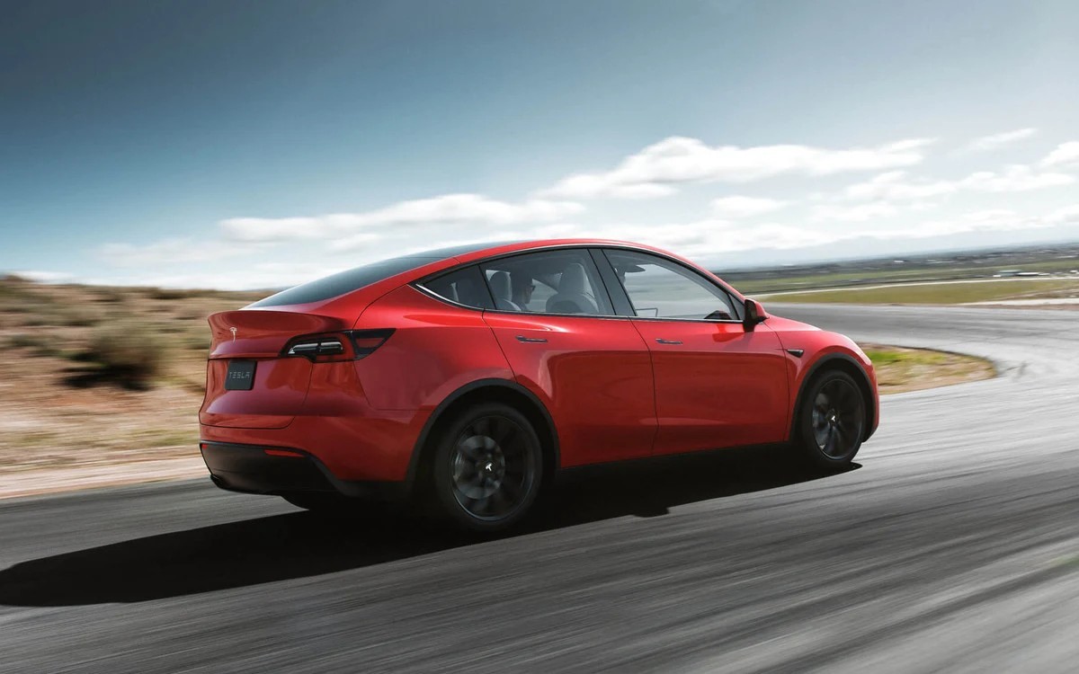Big News: Tesla Drops Model Y Prices to Clear Out Unprecedented Inventory Pile-Up