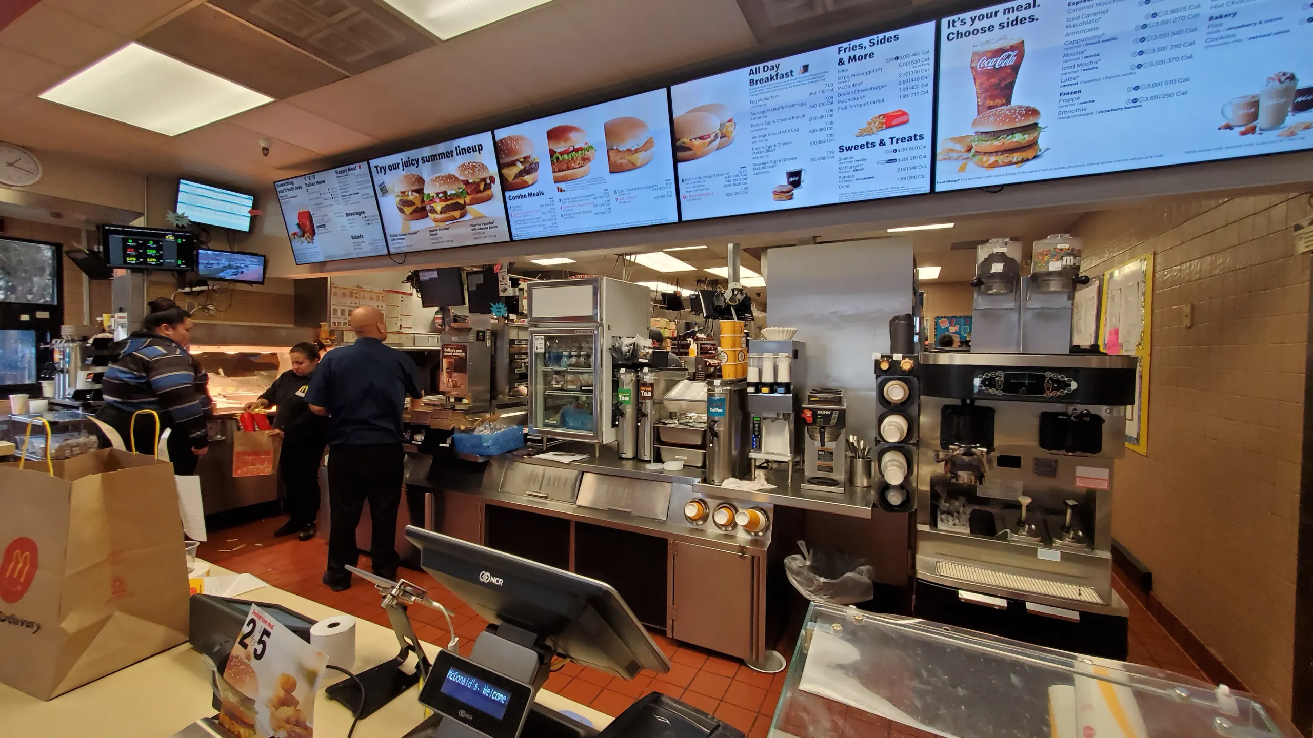 California Increased the Fast Food Minimum Wage, Therefore Some Restaurants Are Installing Kiosks