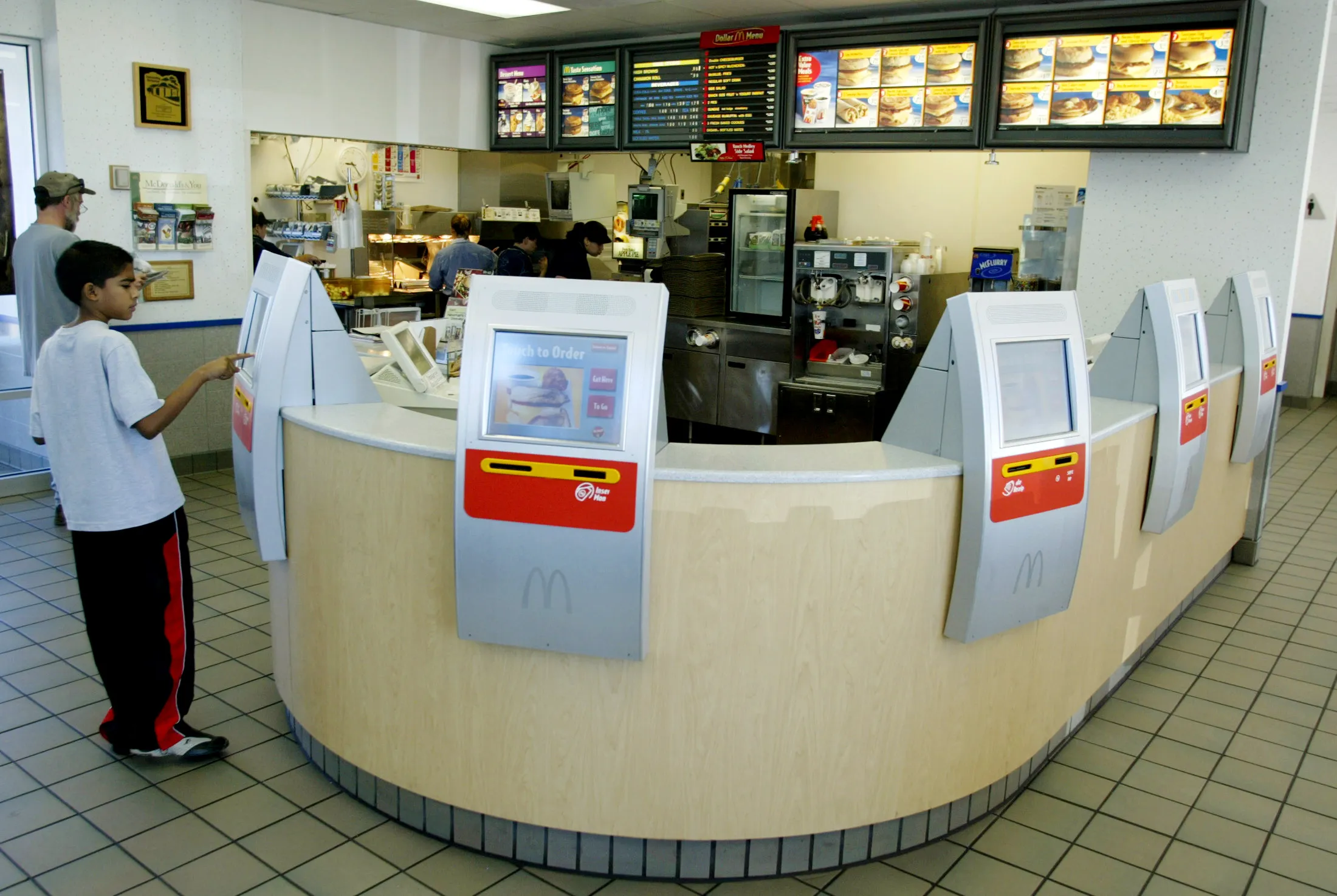 California's Minimum Wage Increase A Tipping Point for Automation in Fast Food Industry
