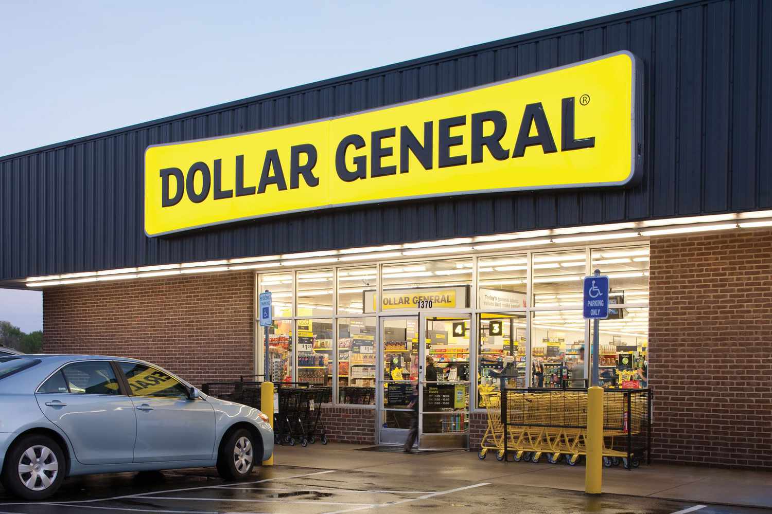 Dollar General Takes a Fresh Approach: Selling Produce in 5,000 Stores and Its Impact on Local Communities