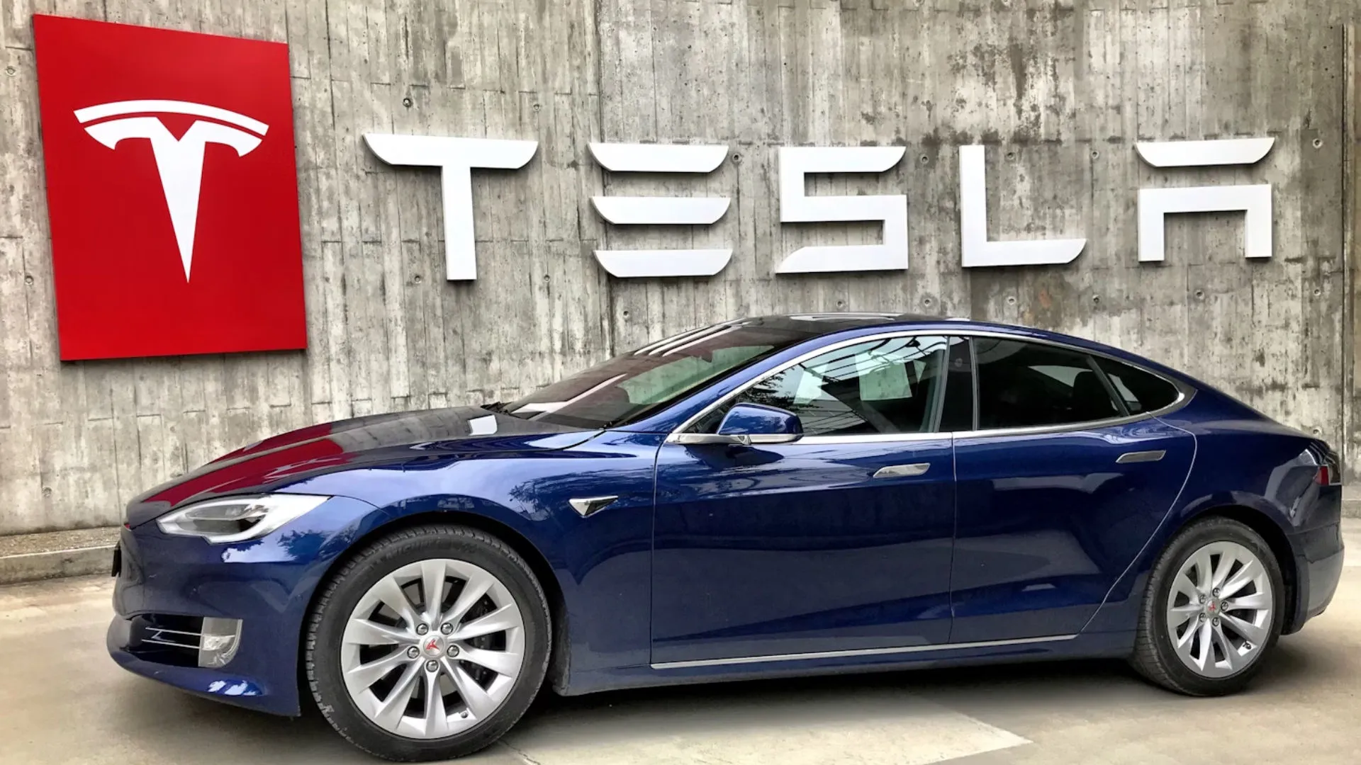 Elon Musk Announces Tesla’s Latest Adventure A New Robotaxi Set to Change City Travel--