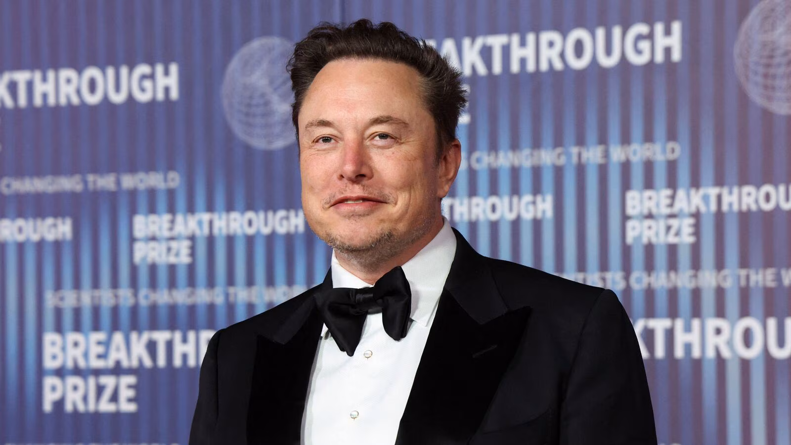 "Elon Musk Faces Major Setbacks: Tesla's Tough Year with Layoffs, Legal Issues, and Rising Rivals in 2024"