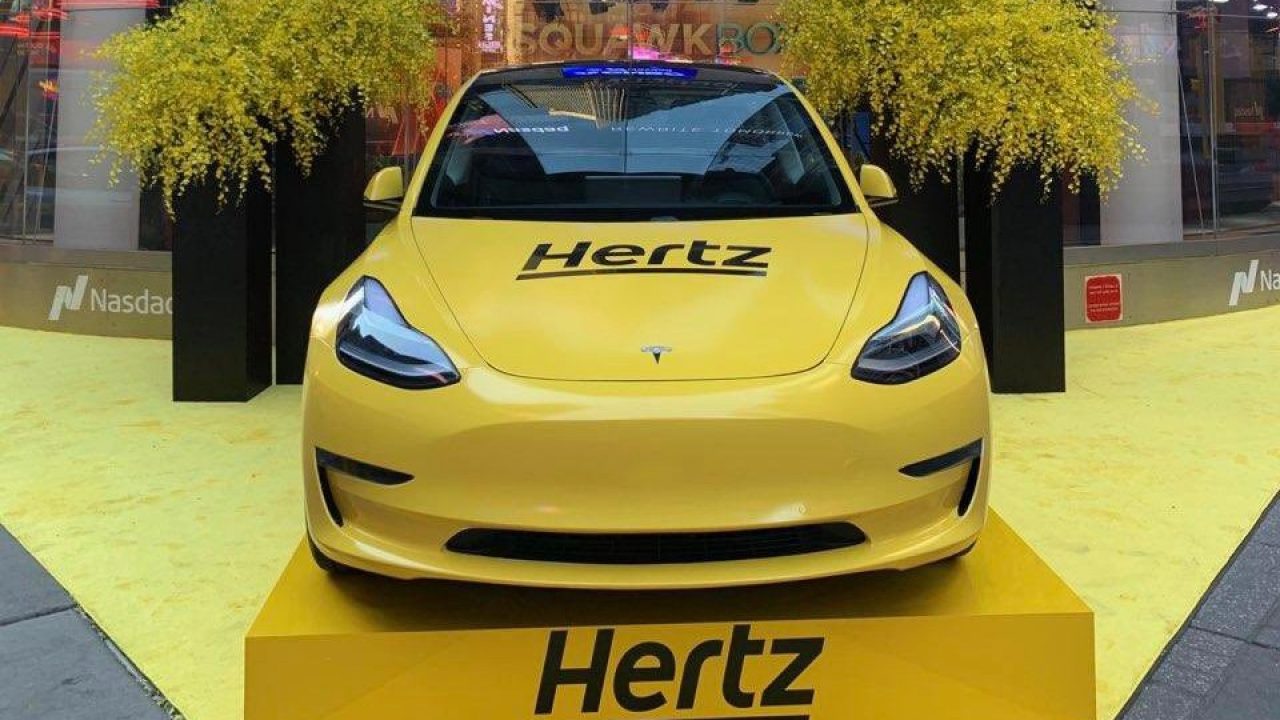Hertz Quits Electric Vehicle Bet After Losing $195 Million in Q1 Due to Dropping Tesla Valuations and Poor Sales