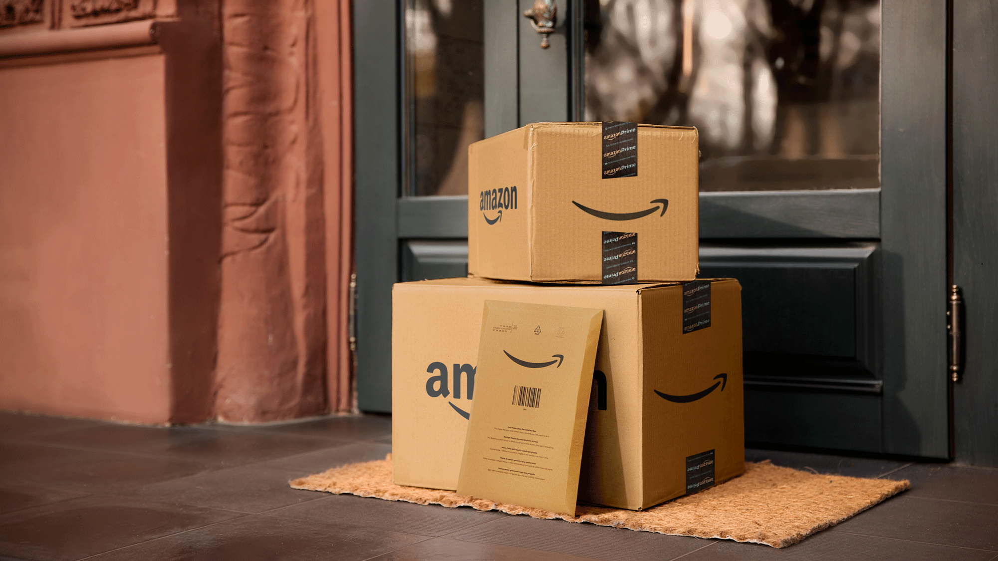 How Amazon's New AI Tech Stops Wasteful Packaging: A Closer Look at Their Smart Shipping Solutions