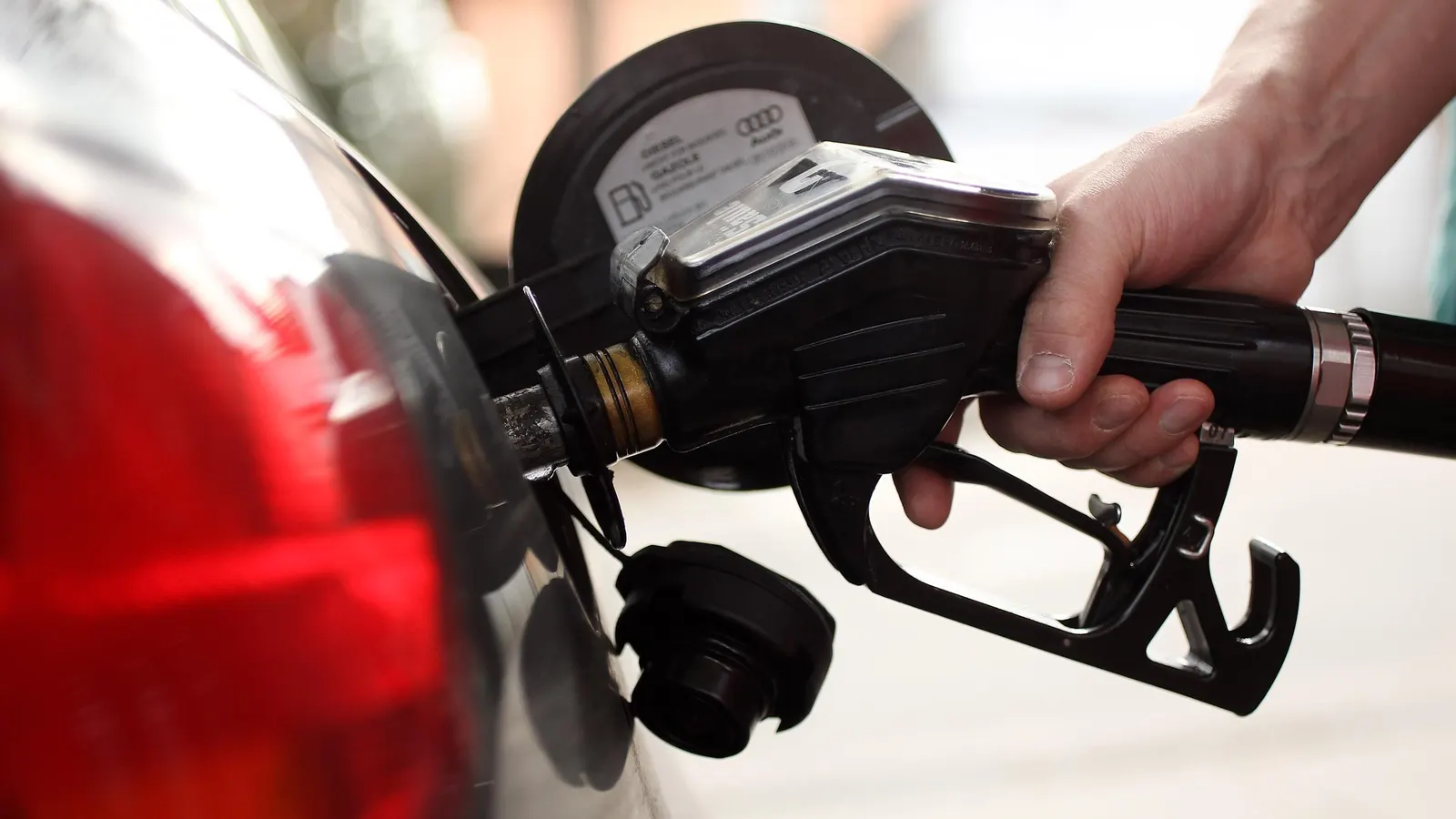 How Will Gas Prices Affect Your Road Trips? Analysts Predict Changes Ahead