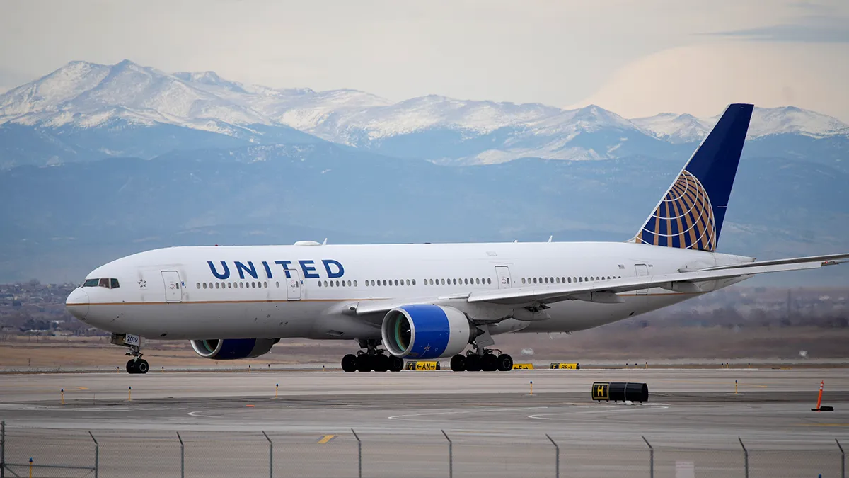 How a United Airlines Flight's Scary Slide Off a Houston Taxiway Left Everyone Unharmed: A Pilot's Tale of Unexpected Danger