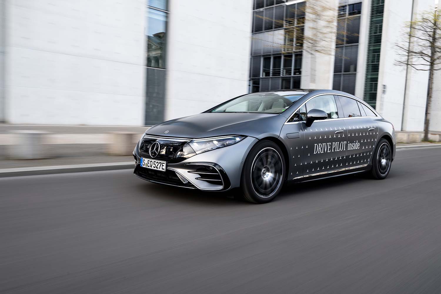 Mercedes Launches New Self-Driving Car in the US, Surpassing Tesla: What You Need to Know