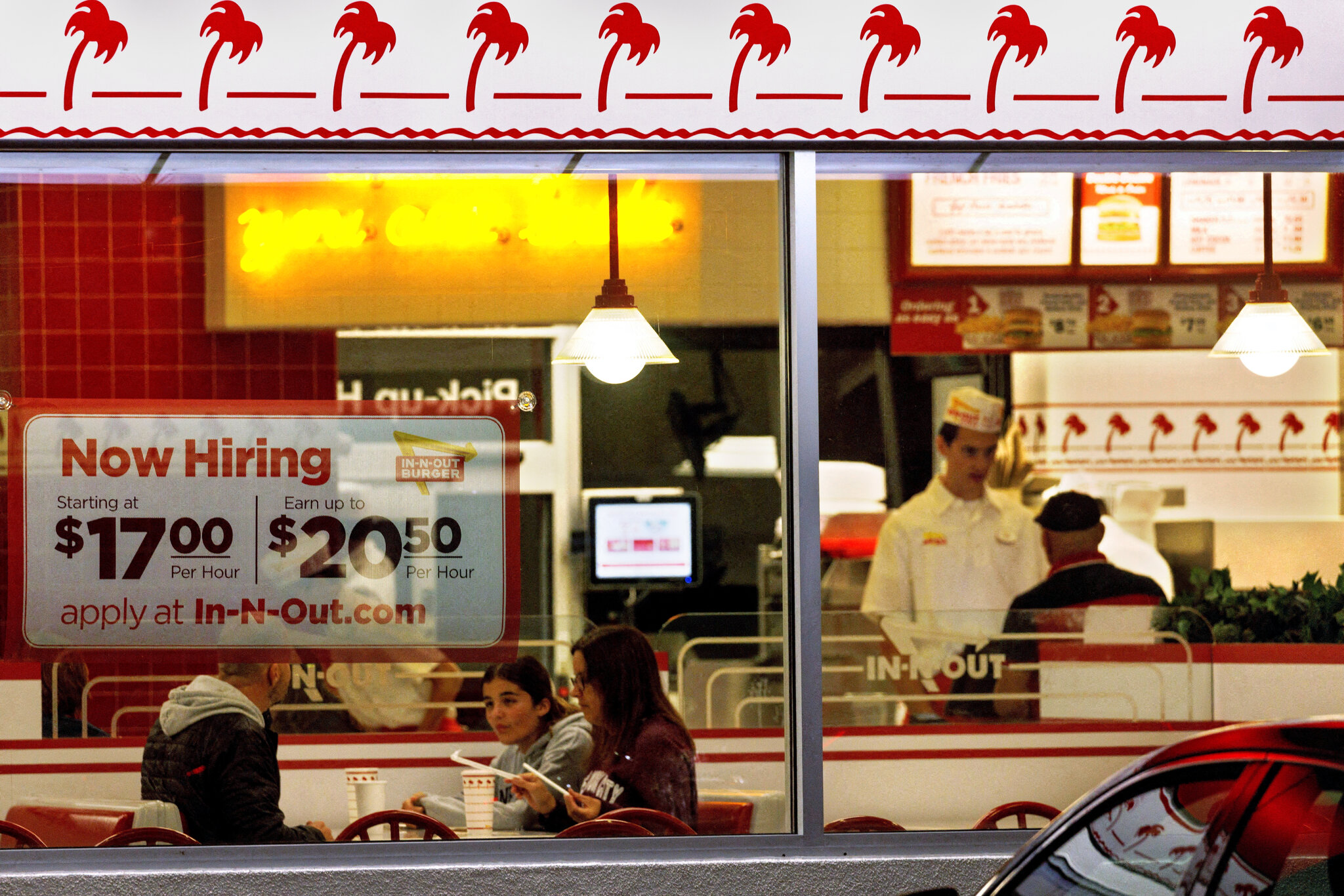 Navigating the Price Surge: How California's Fast Food Scene is Adapting to New Wage Laws