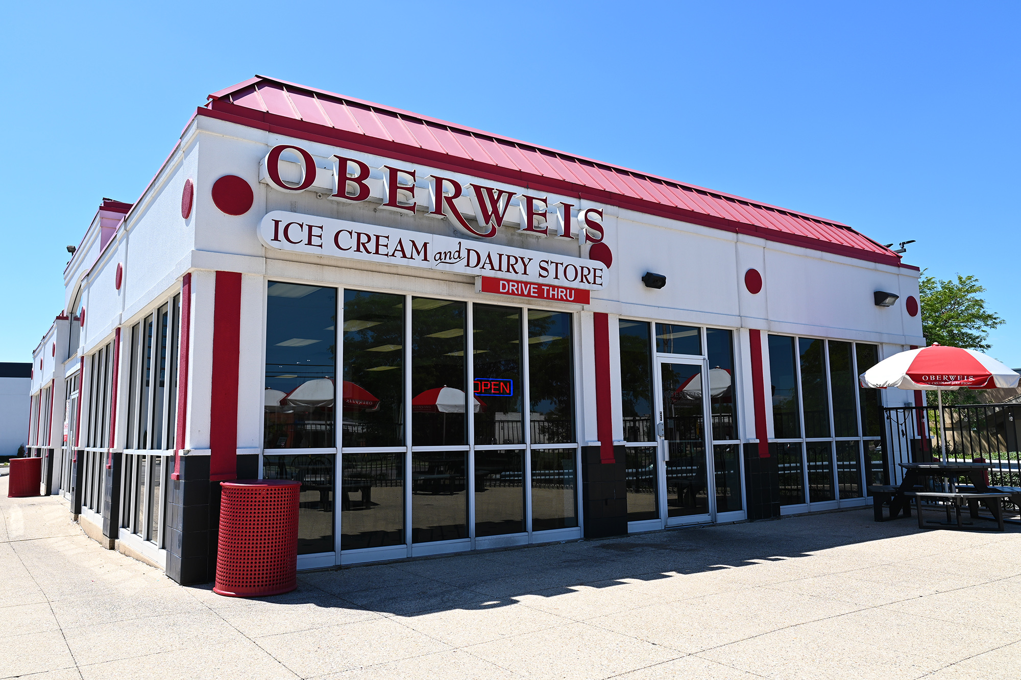 Oberweis Dairy Navigates Financial Restructuring: A Closer Look at Its Chapter 11 Filing and Future Plans